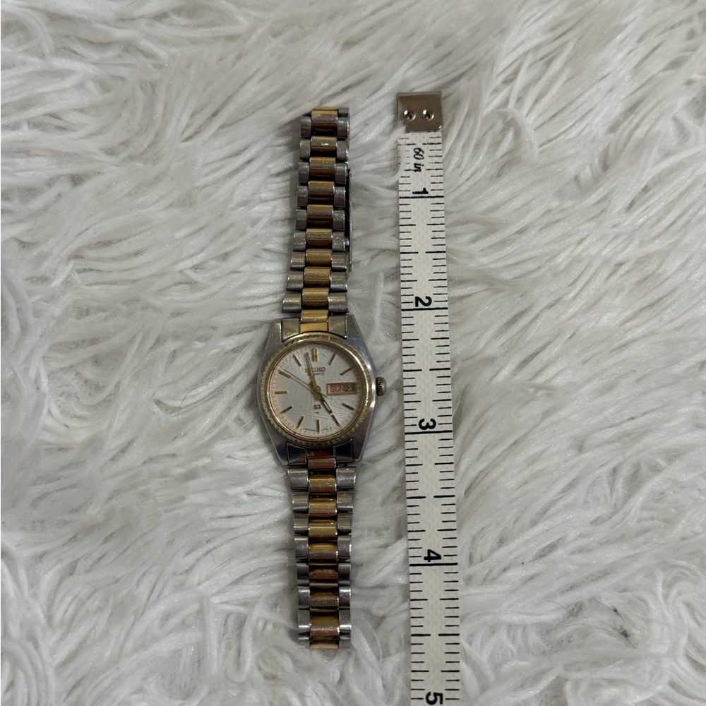 vintage Seiko SQ watch woman’s